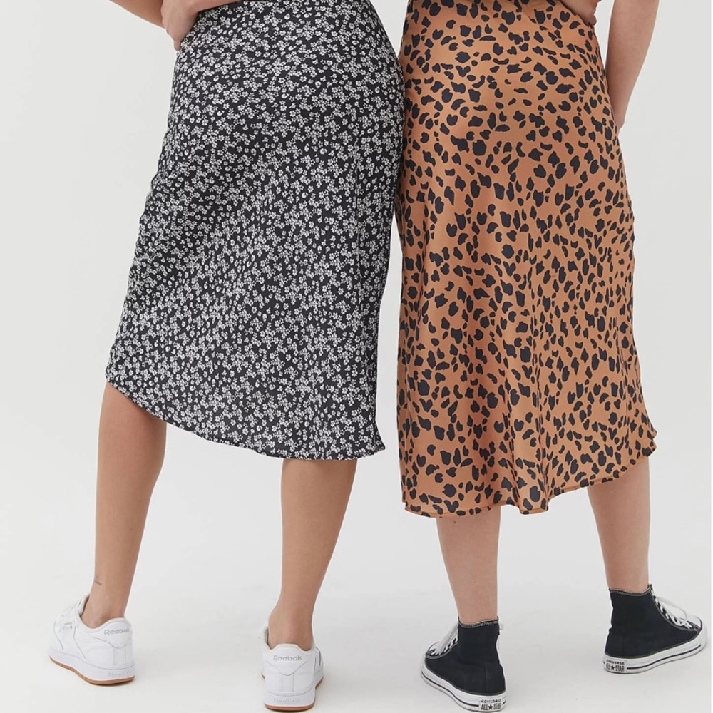 UO Floral Slip Midi Skirt. Size 6.